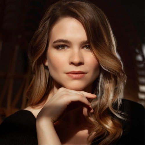 Lauranne Oliva Soprano | Un Violon sur le sable